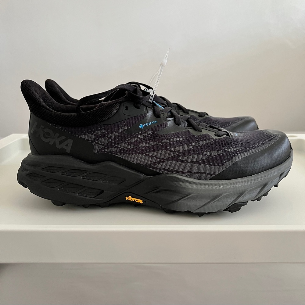 HOKA One One Men's Size 9.5D Speedgoat 5 GTX Spike Black Trail Hiking Shoes NEW